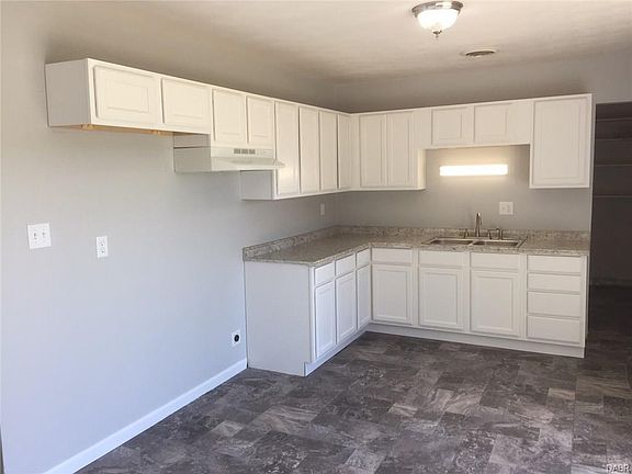 4th image of 3583 N Lake Shore Dr