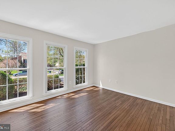 4th image of 2951 Franklin Oaks Dr