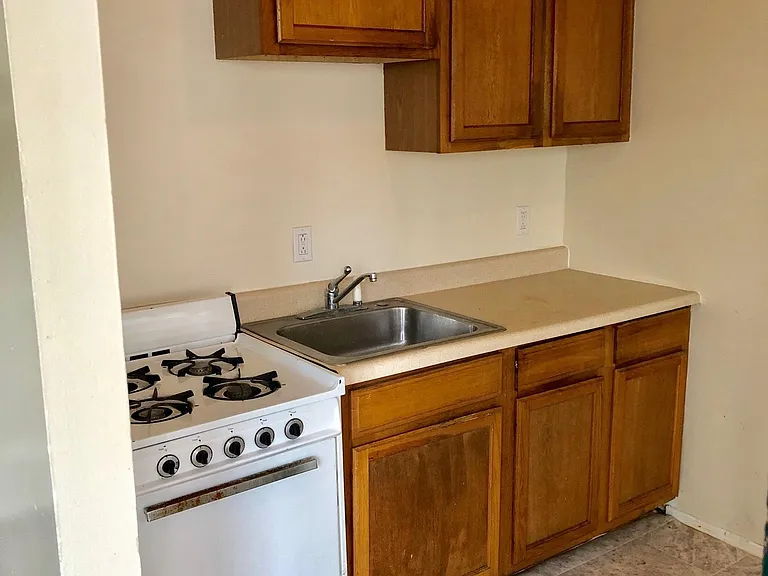 3525 Taraval St #3 — Photo 2