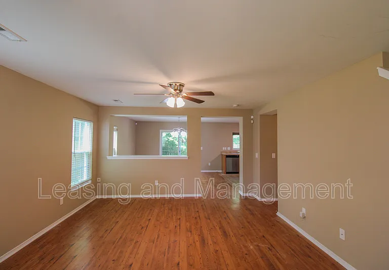 8811 Kellum Dr — Photo 4