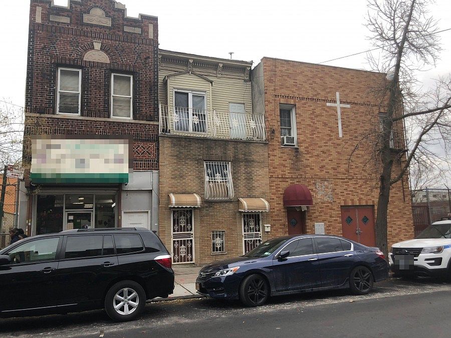 2nd image of 551 Sutter Ave