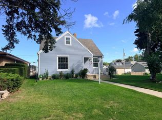 3668 S 34th STREET, Greenfield, WI 53221