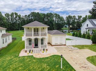 1022 Phelps West Rd, Fuquay Varina, NC 27526