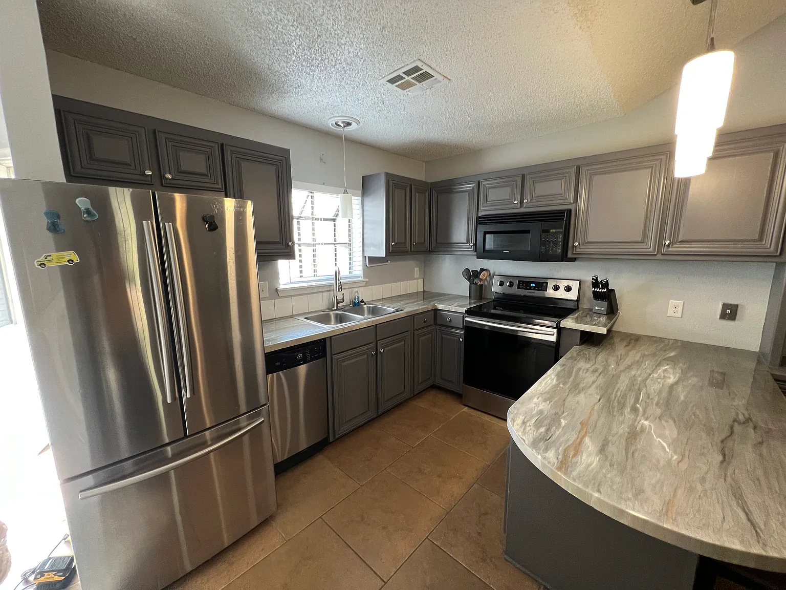 2 bed, 1000 sqft, $2,100 — Photo 4