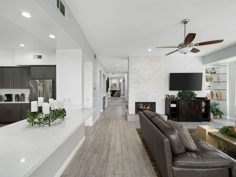 1st image of 780 Deer Haven Cir