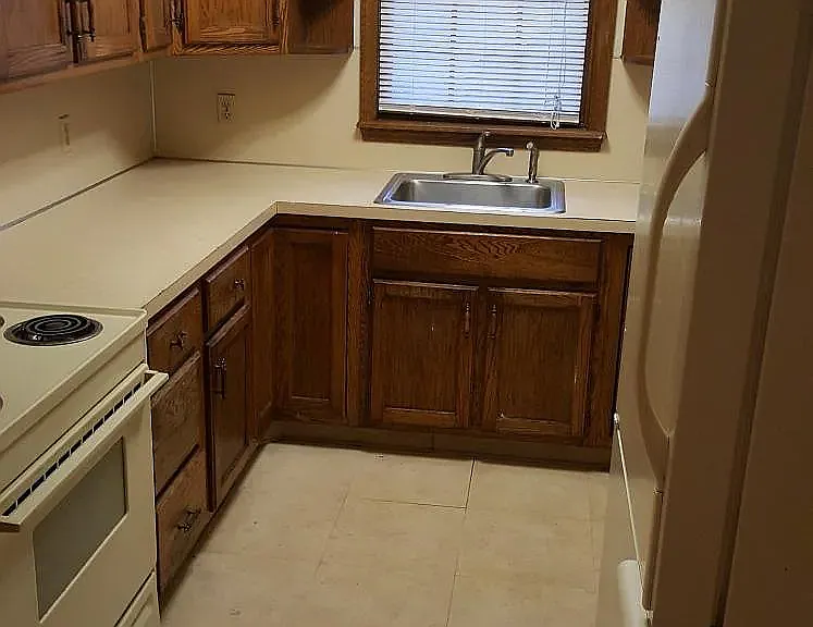 4 bed, 1600 sqft, $1,650 — Photo 3