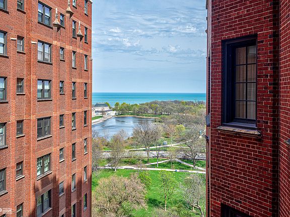 4th image of 5840 S Stony Island Ave #13