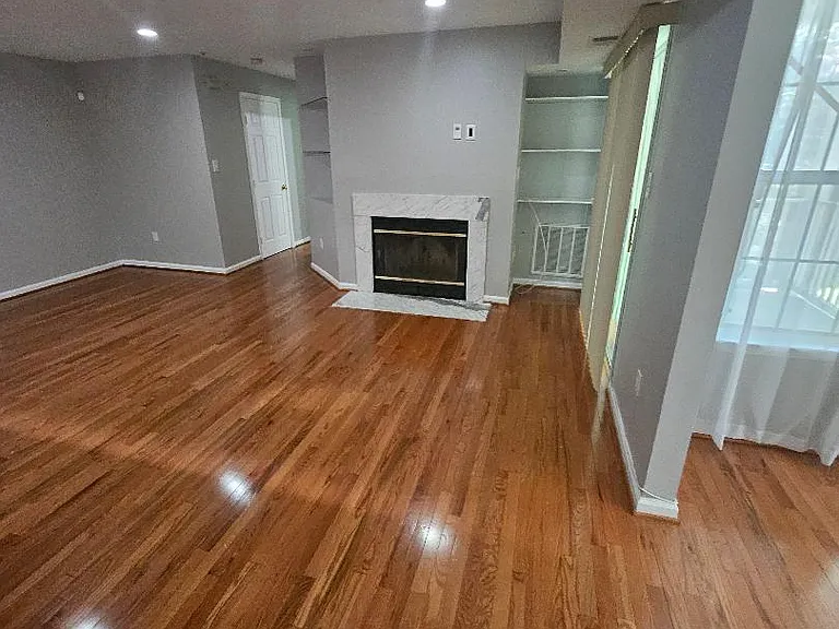 9811 Lake Pointe Ct #203 — Photo 12