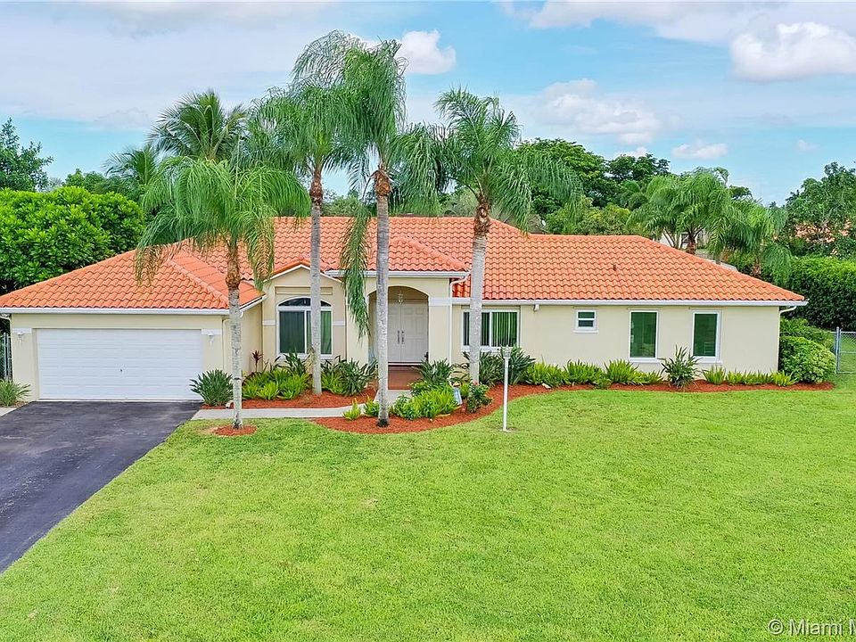 1st image of 1643 NW 17th Ave