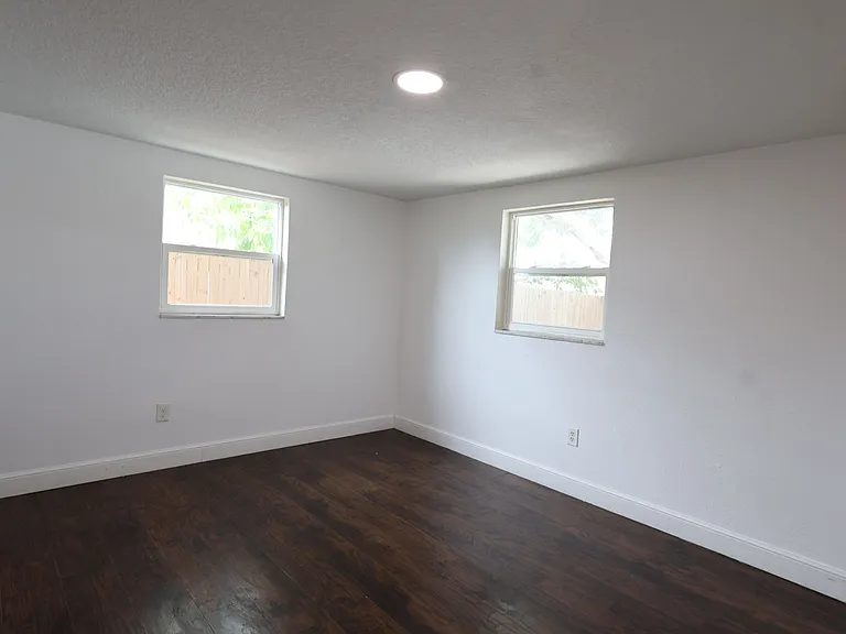 10941 Felsdale Ave — Photo 2
