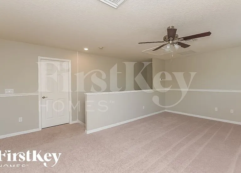 5710 Butterfield St — Photo 7