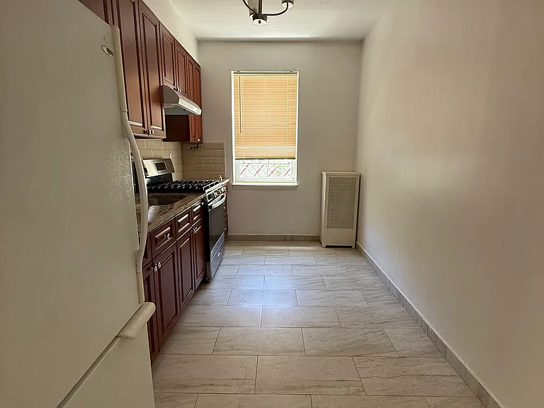 1714 62nd St #1R — Photo 8