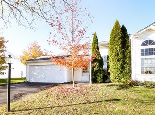 525 Newbury Dr, Island Lake, IL 60042