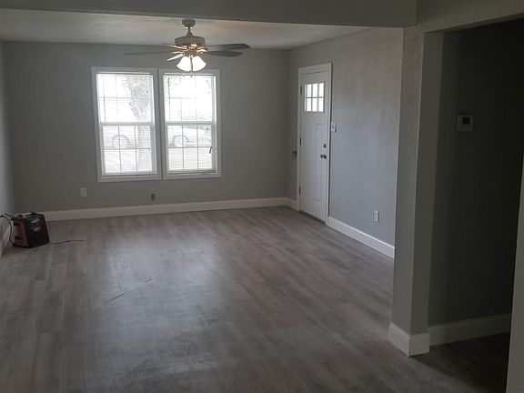 4th image of 2609 40th St