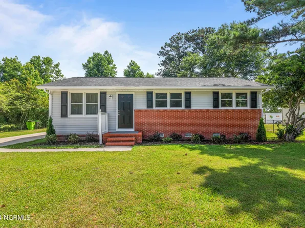 706 W Pineland Drive, Swansboro, NC 28584