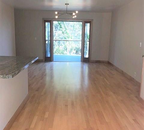 5th image of 1551 Cresthaven Dr
