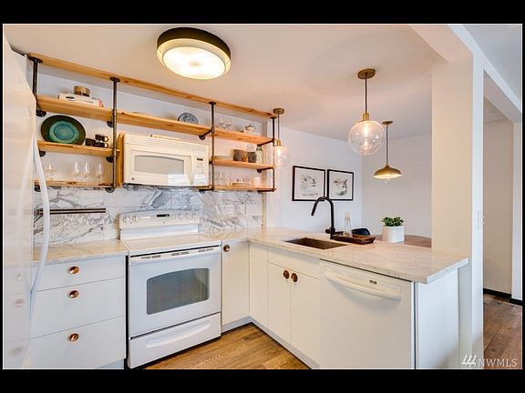 2nd image of 2219 14th Ave W APT 203
