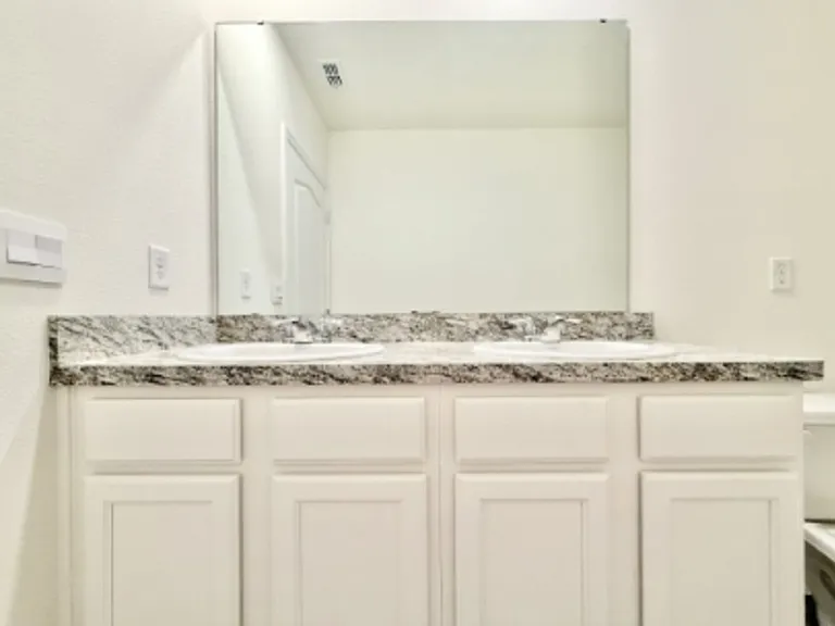 1374 Holodak Dr — Photo 35