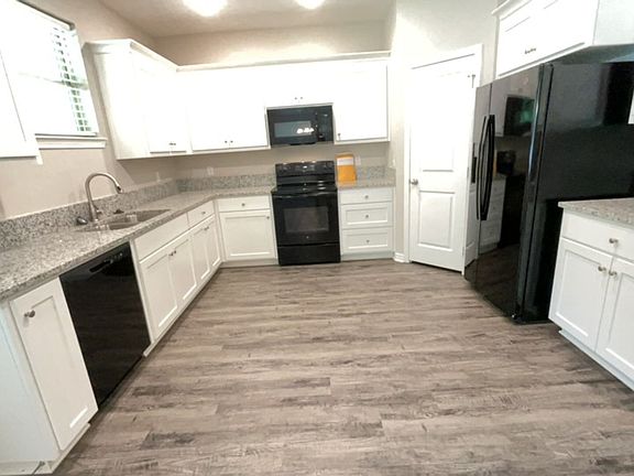 4th image of 414 Myra Lynn Ln