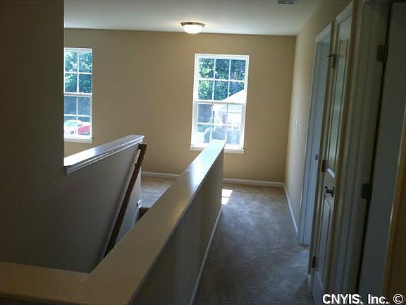 3rd image of 7 Brockmoore Dr