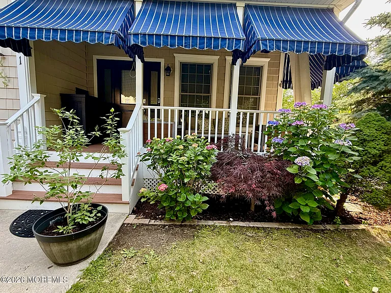 331 Richmond Ave — Photo 40