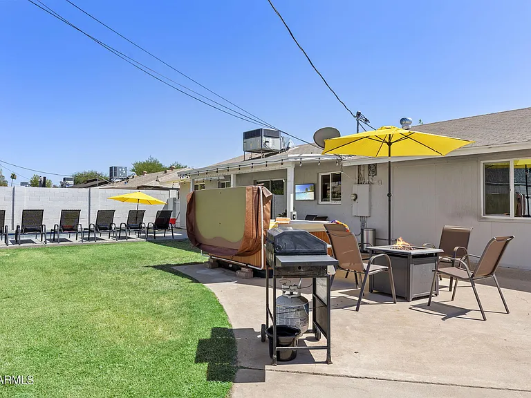 8308 E Minnezona Ave — Photo 5