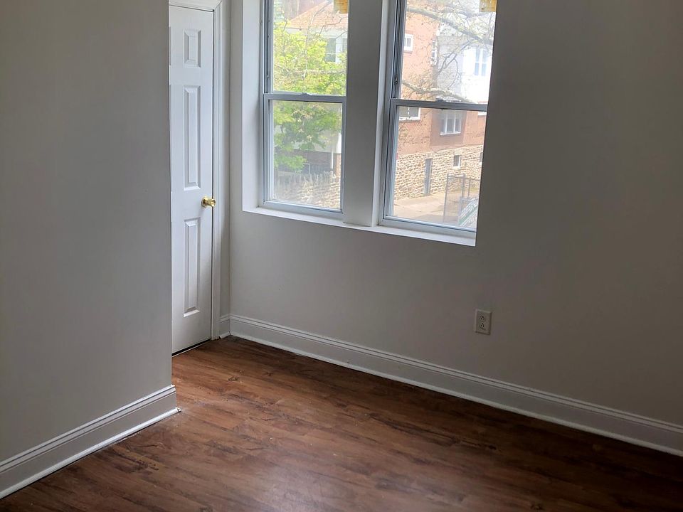 2nd image of 1603 W Chelten Ave #2