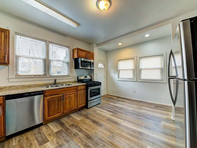 714 Industry St — Photo 21