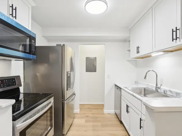 6439 Bridge Rd Unit 102, Madison, WI 53713