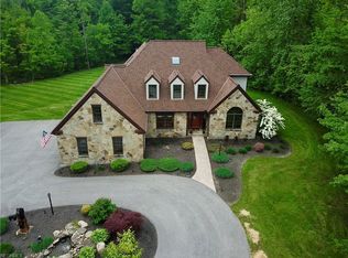 11825 Pinehurst Dr, Chardon, OH 44024