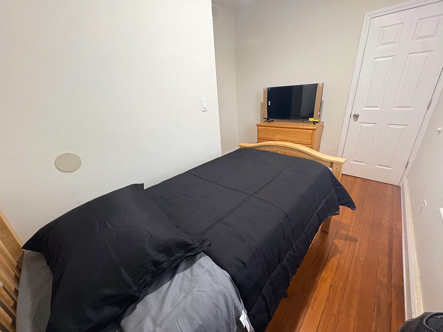 3 bed, 1100 sqft, $799 — Photo 3