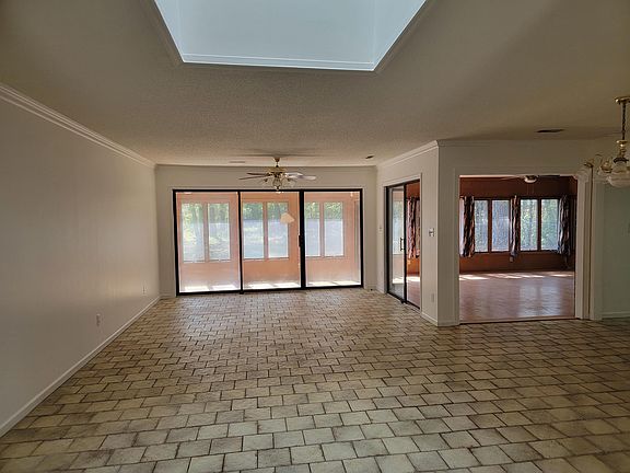 3rd image of 124 University Circle