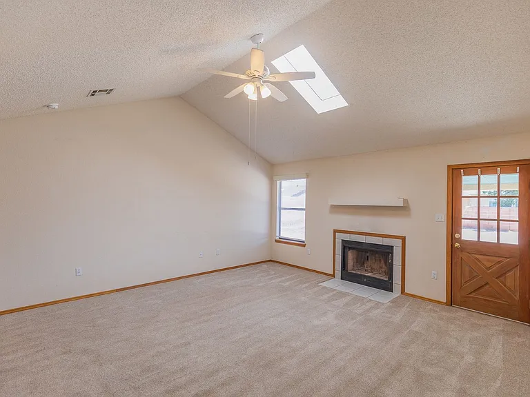 1378 Challenger Ave — Photo 25