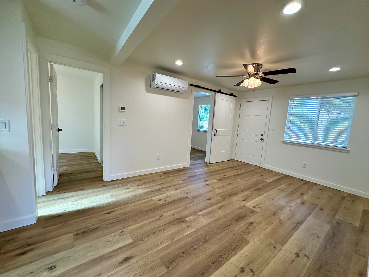 2 bed, 650 sqft, $2,450 — Photo 4
