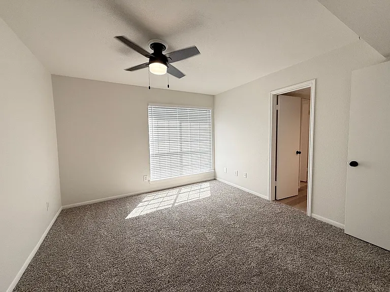 1860 White Oak Dr #376 — Photo 13