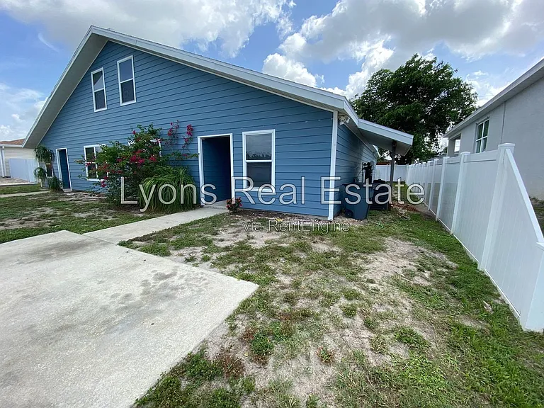 17407 Ellie Dr — Photo 49