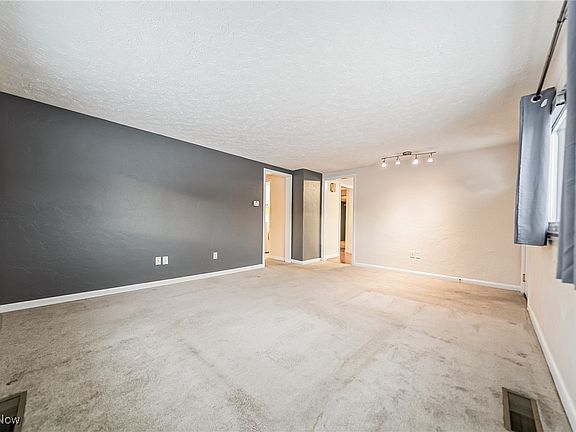 5th image of 148 Englewood Dr