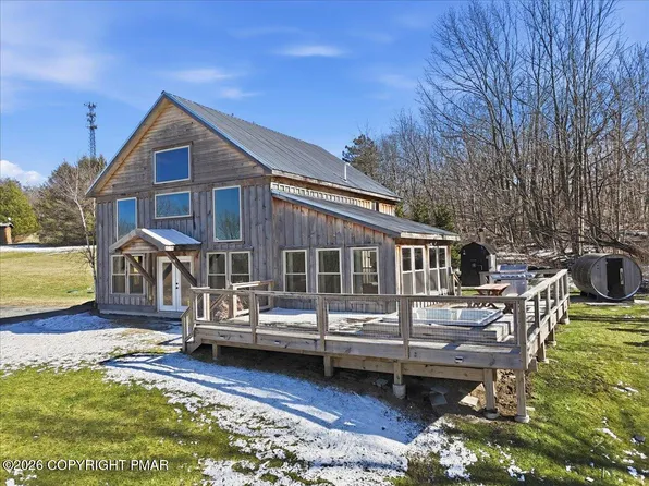 663 Sterling Rd, Sterling, PA 18463