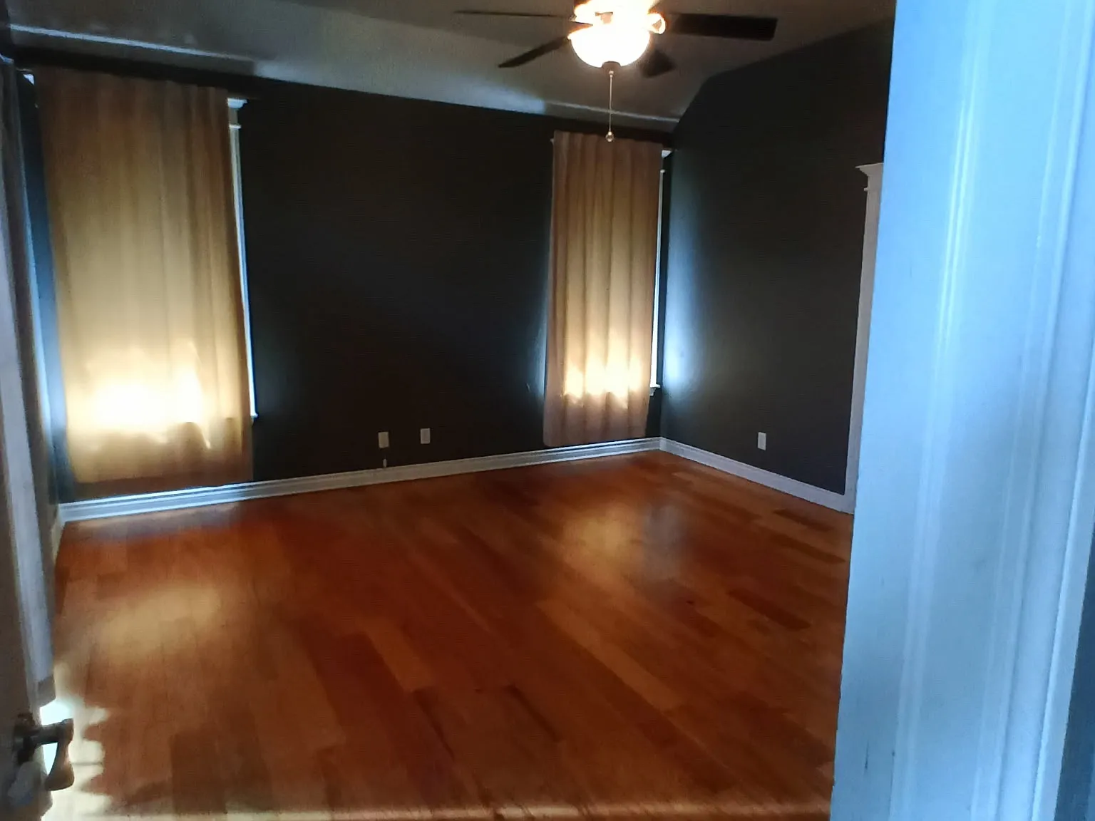 3 bed, 1998 sqft, $2,050 — Photo 4