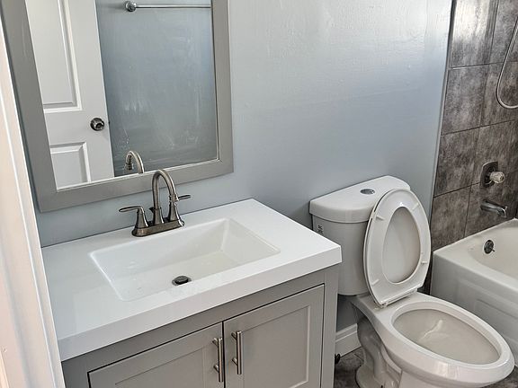 4th image of 1956 N 19th Ave #2