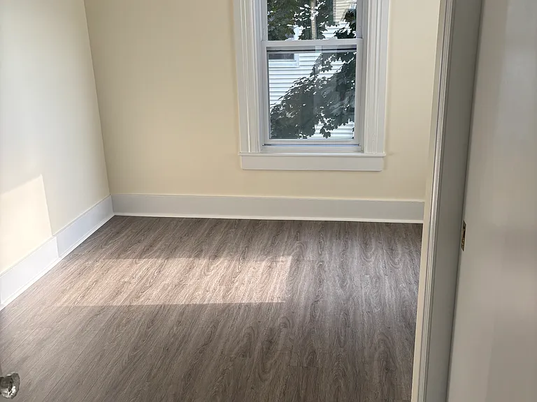458 Notre Dame Ave #2F — Photo 11