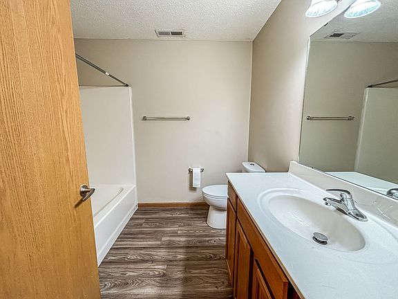 5th image of 1627 Gunston Dr APT D