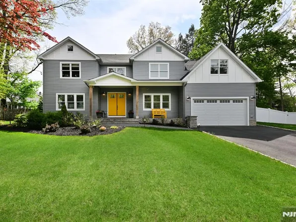 11 Lincoln Ave, Westwood, NJ 07675