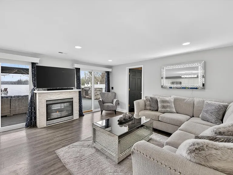 3341 Newton Rd — Photo 8