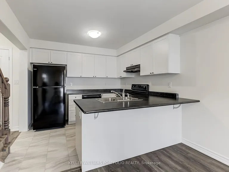7 Bluegill Cres — Photo 12