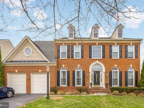 5022 Burnside Farm Pl, Haymarket, VA 20169