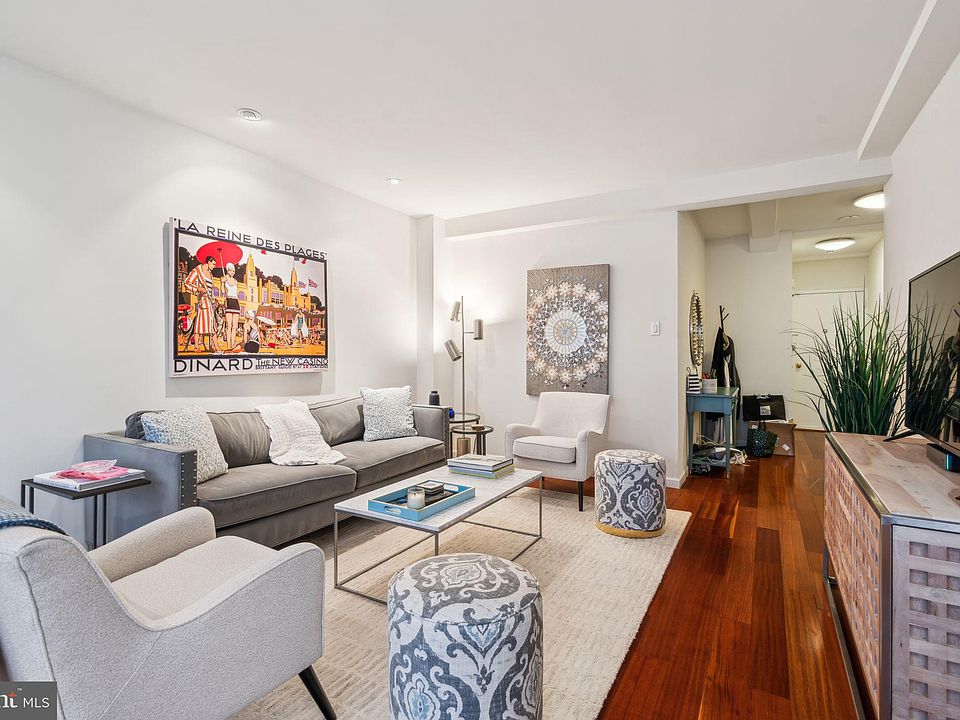 1st image of 220 W Rittenhouse Sq APT 10D
