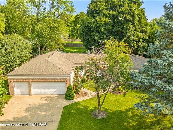 3rd image of 1426 Birchwood Dr