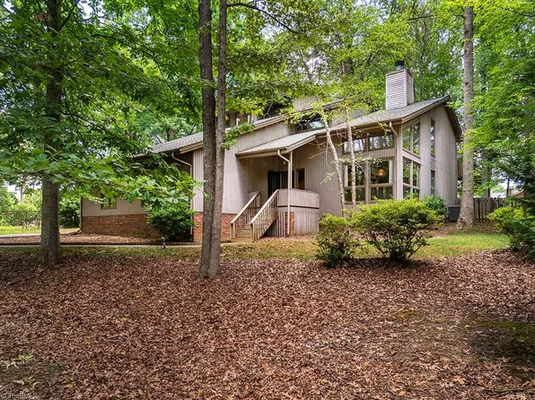 4005 Waldenbrook Ct, Greensboro, NC 27407