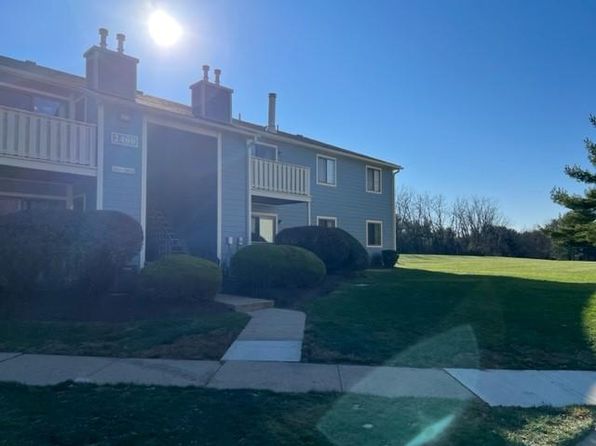 2401 Adams Ct